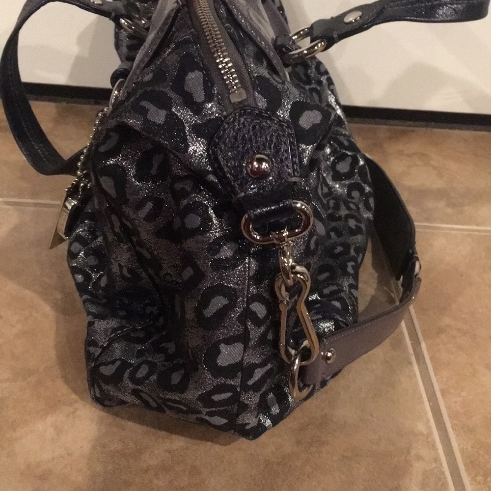 Coach Purse - Picture 5 of 7